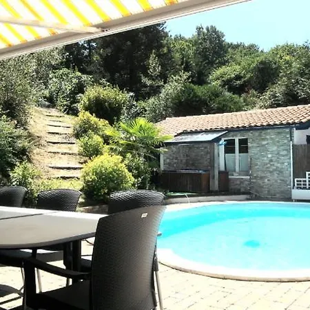 Proche Plages Holiday home *